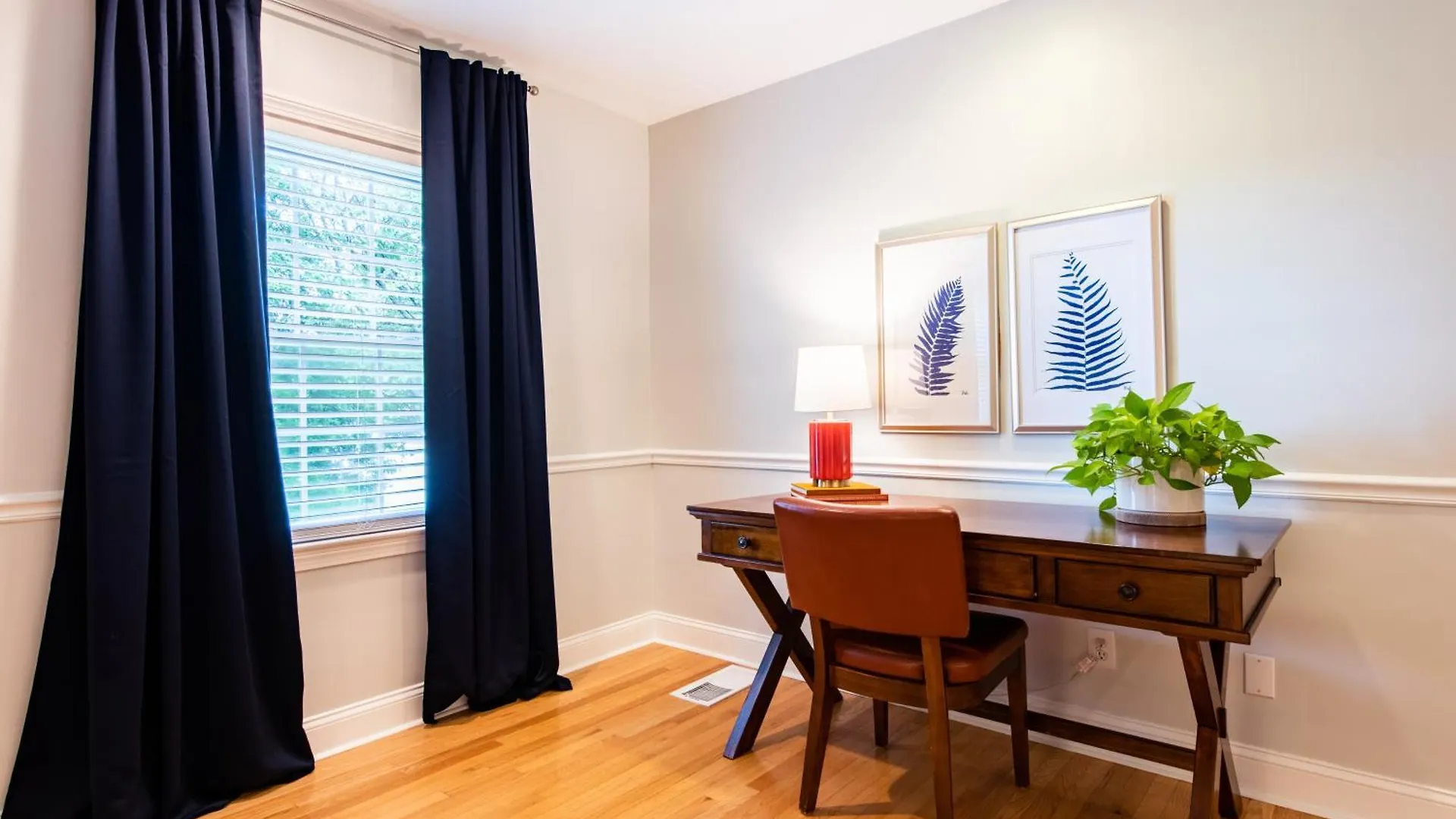 2 Living Rooms Close 2 Shopping & Restaurants 루이빌 펜션