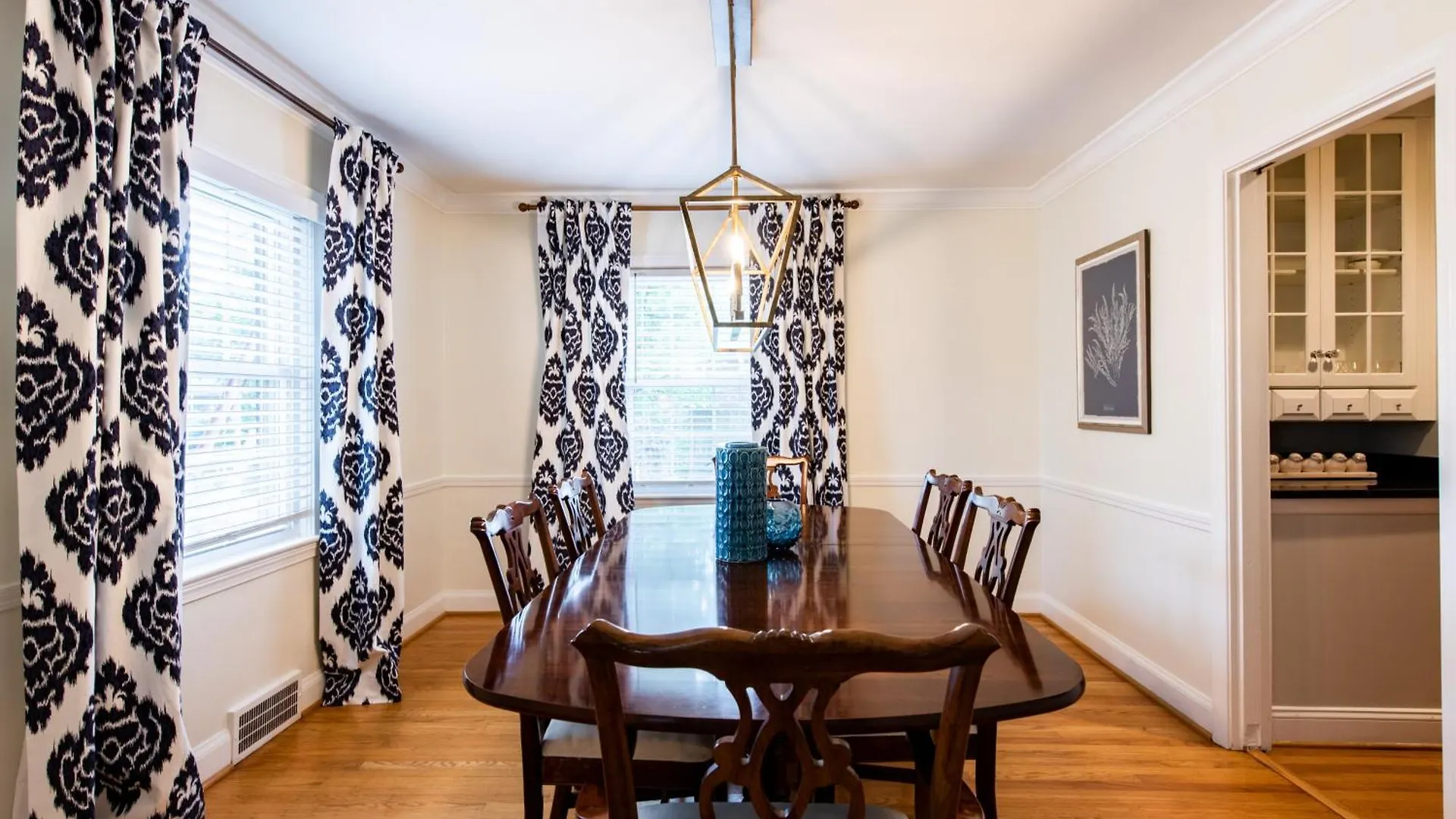 2 Living Rooms Close 2 Shopping & Restaurants 루이빌 펜션